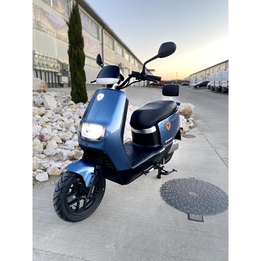 ZT-33B E8 ZTECH Elektromos Robogó 3000W 72V 38Ah - kék